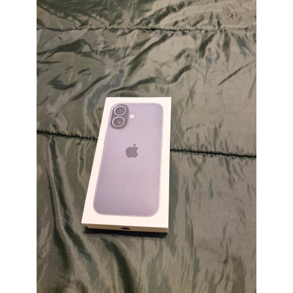 iphone 17 box - Picture 1 of 3